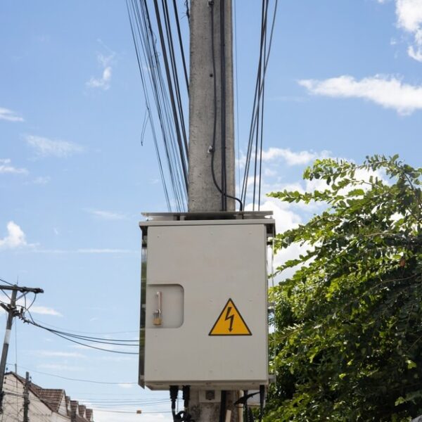 elektricka-pripojka-vzduchom-bratislava-mojelektrikar Elektrická prípojka vzduchom Bratislava MôjElektrikár