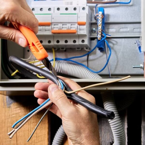 rekonstrukcia-elektrickej-pripojky-bratislava-mojelektrikar Rekonštrukcia elektrickej prípojky Bratislava MôjElektrikár